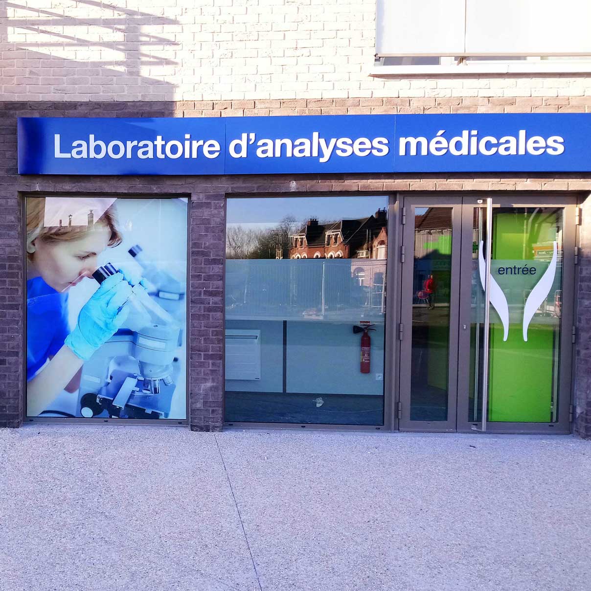 groupepublid-enseigne-et-vitrine-04.jpg