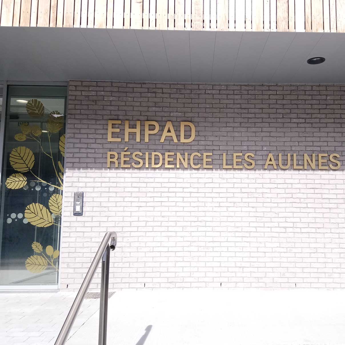 groupepublid-enseigne-et-vitrine-05.jpg